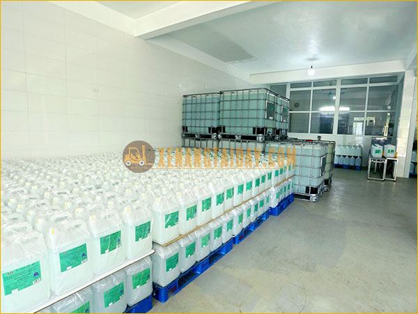 Bảo quản nước cất nơi khô ráo sạch sẽ