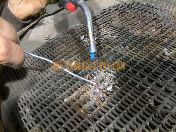 Sửa chữa két nước khi thấy có dấu hiệu hư hỏng