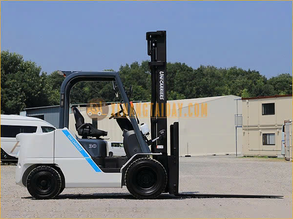 Xe nâng động cơ 3 tấn
