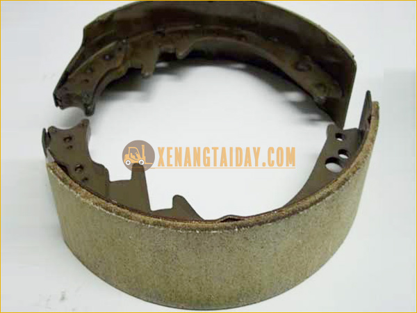 Guốc phanh xe nâng TCM