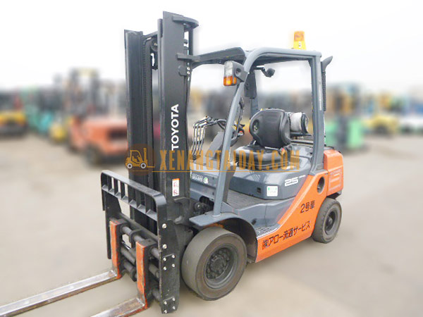 Xe nâng Xăng TOYOTA 02-8FG25