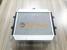 Két nước giải nhiệt động cơ xe nâng MITSUBISHI 1.5 tấn