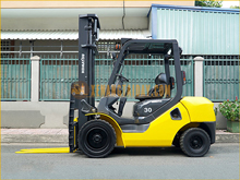 Xe nâng dầu KOMATSU FD30C-17
