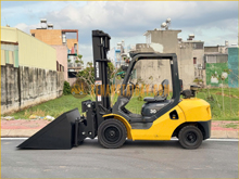Xe nâng dầu KOMATSU FD30T-17