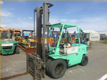Xe nâng dầu MITSUBISHI FD35