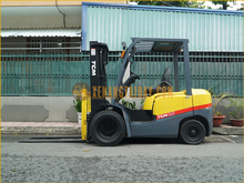 Xe nâng dầu TCM FD25T3