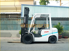 Xe nâng dầu TCM FD25T4