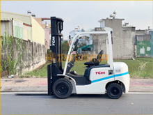 Xe nâng dầu TCM FHD25T3A