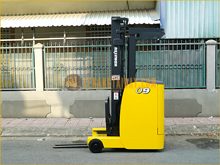 Xe nâng điện đứng lái KOMATSU FB09RS-15