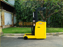 Xe nâng điện đứng lái KOMATSU FB13RS-14