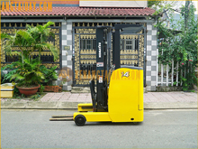 Xe nâng điện đứng lái KOMATSU FB14RL-15