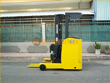 Xe nâng điện đứng lái KOMATSU FB15RL-15