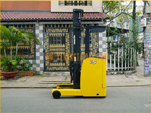Xe nâng điện đứng lái KOMATSU FB15RL-15