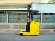 Xe nâng điện đứng lái KOMATSU FB15RL-15