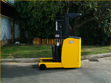 Xe nâng điện đứng lái KOMATSU FB15RS-15