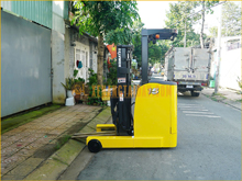 Xe nâng điện đứng lái KOMATSU FB15RW-15