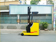 Xe nâng điện đứng lái TCM FBR15-8