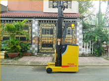 Xe nâng điện đứng lái TCM FBR9-8C