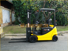 Xe nâng điện ngồi lái KOMATSU FB15-12
