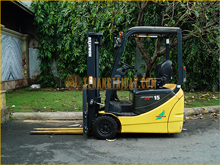 Xe nâng điện ngồi lái KOMATSU FB15M-12