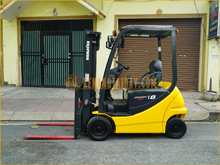 Xe nâng điện ngồi lái KOMATSU FB18-12