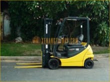 Xe nâng điện ngồi lái KOMATSU FB18-12