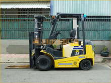 Xe nâng điện ngồi lái KOMATSU FB25-12