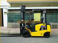 Xe nâng điện ngồi lái KOMATSU FB25-12