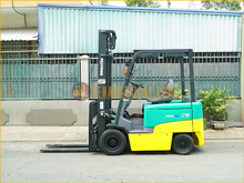 Xe nâng điện ngồi lái KOMATSU FB25EX-11, khung 4m, 2008, 5880 giờ
