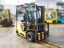 Xe nâng điện ngồi lái KOMATSU FE25-1