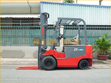Xe nâng điện ngồi lái NICHIYU FB25PN-70-370