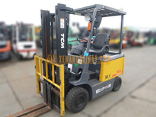 Xe nâng điện ngồi lái TCM FB20-8