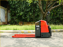 Xe nâng tay điện thấp tự động NICHIYU PLD15S-70-C10