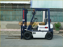 Xe nâng xăng KOMATSU FG15-15