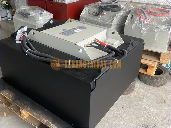 Pin Xe Nâng Công Nghệ Lithium | Bình Điện Ắc Quy Xe Nâng Cao Cấp