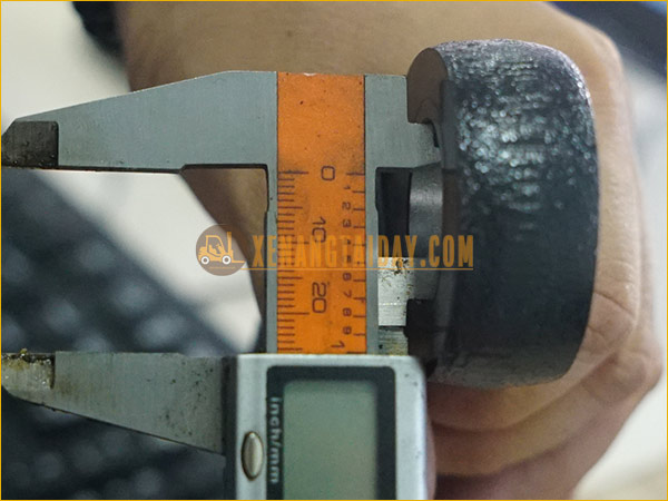 Bộ ắc phi dê và thanh giằng lái xe nâng