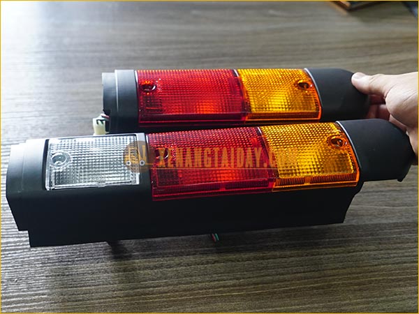 Bộ đèn chiếu sáng xe nâng TOYOTA