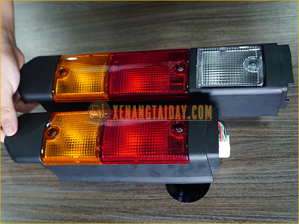 Bộ đèn chiếu sáng xe nâng TOYOTA