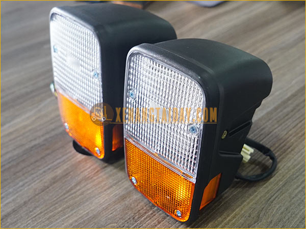 Bộ đèn chiếu sáng xe nâng TOYOTA