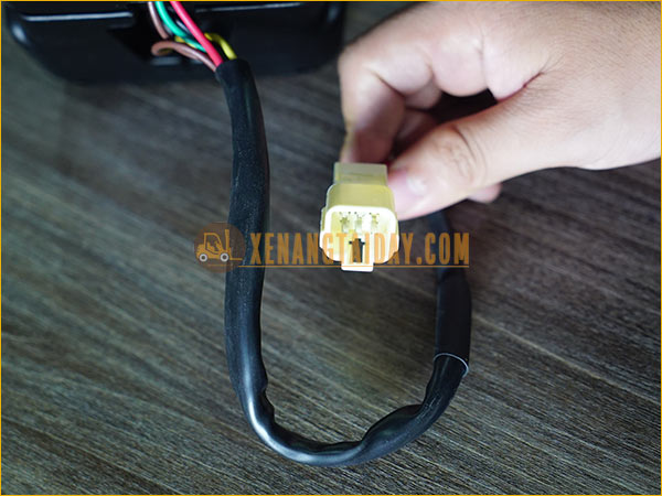 Bộ đèn chiếu sáng xe nâng TOYOTA