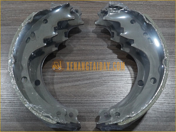 Bộ guốc và bố thắng (má phanh) xe nâng điện ngồi lái SINKOBE 2 ~ 2.5 tấn