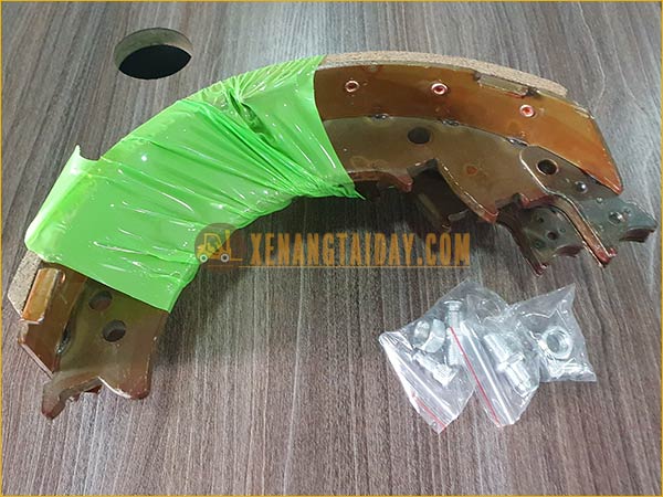 Bộ guốc và bố thắng (má phanh) xe nâng 3 tấn, 3.5 tấn,...