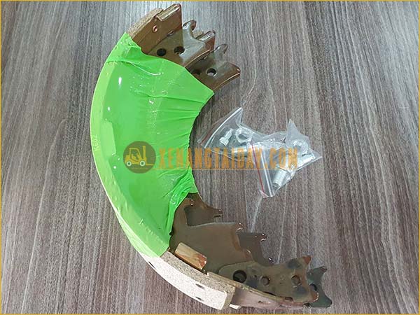 Bộ guốc và bố thắng (má phanh) xe nâng 3 tấn, 3.5 tấn,...