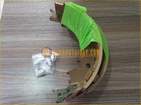 Bộ guốc và bố thắng (má phanh) xe nâng 3 tấn, 3.5 tấn,...