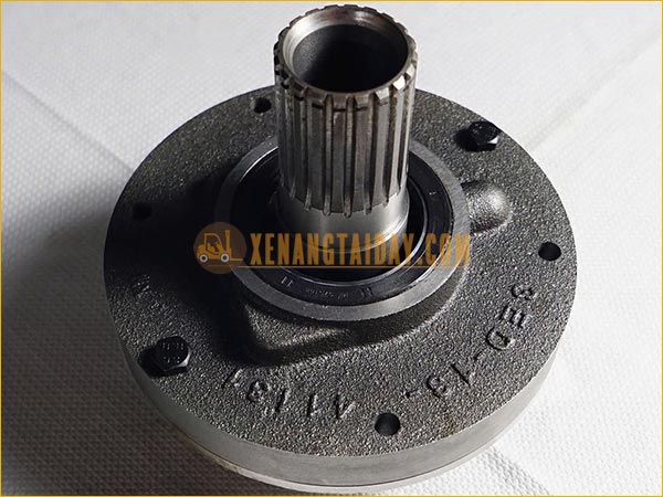 Bơm dầu hộp số xe nâng dầu KOMATSU 7 tấn FD70-5