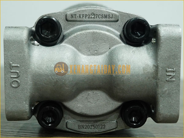 Bơm dầu thủy lực NT-KFP2227CSMSJ xe nâng dầu KOMATSU 2.5 tấn