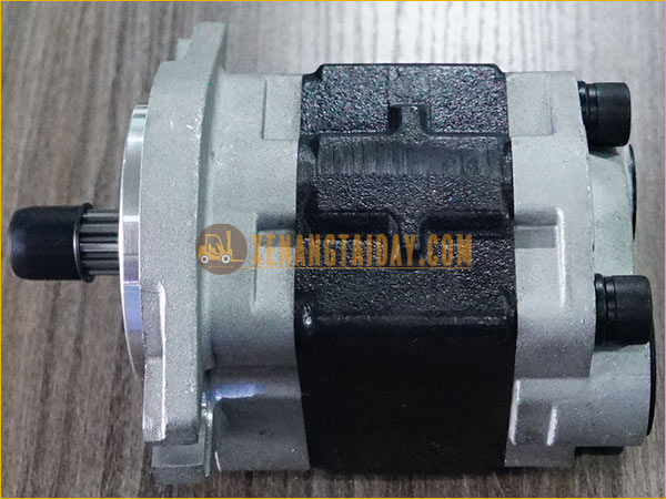 Bơm dầu thủy lực NT-KFP2332AFTS xe nâng dầu SUMITOMO 2 tấn