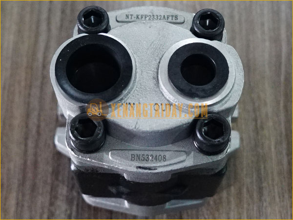 Bơm dầu thủy lực NT-KFP2332AFTS xe nâng dầu SUMITOMO 2 tấn