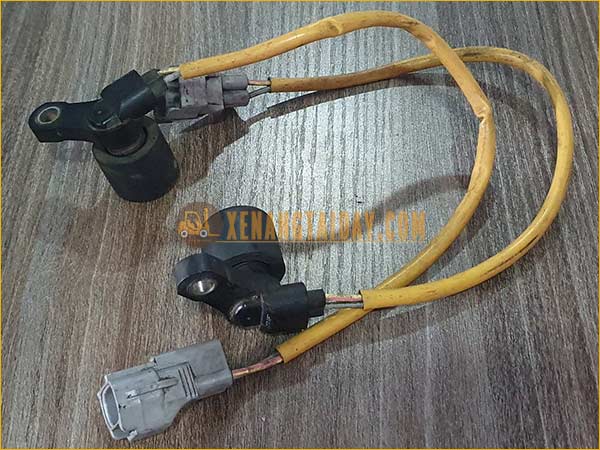 Cảm biến chân lái xe nâng điện đứng lái TOYOTA