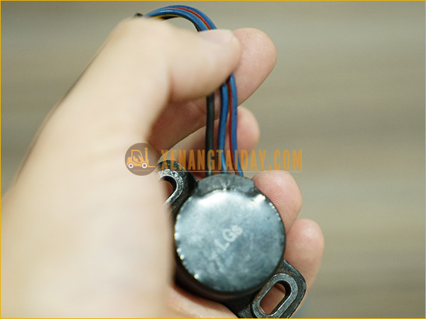 Cảm biến (chiết áp) nâng hạ, nghiêng ngả 3BA-61-52311 cho xe nâng điện ngồi lái KOMATSU